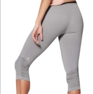 LULULEMON In The Flow Crop II Leggings Size 6